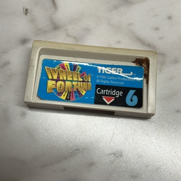 3 vintage hand held video games QUIZ WIZ Lights out and Tiger wheel of fortune - Picture 4 of 4